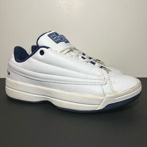 Womens VTG’ 90s NIKE White Leather Athletic Sneakers / Size 8